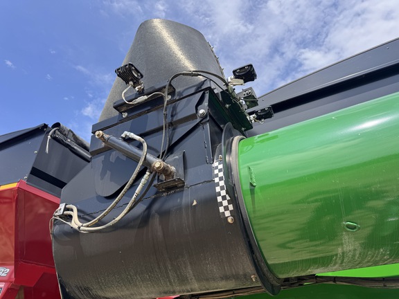 2021 Brent 1396 Grain Cart