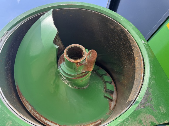 2021 Brent 1396 Grain Cart