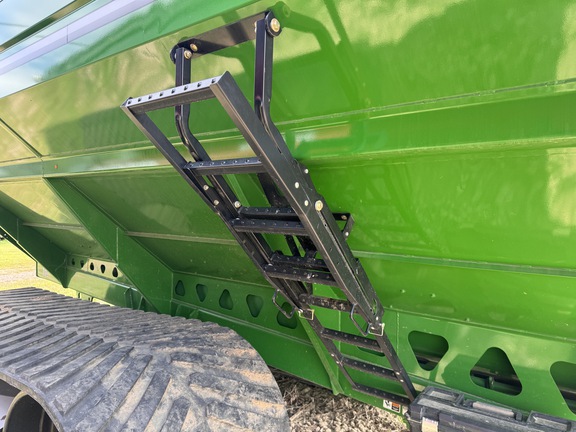 2021 Brent 1396 Grain Cart