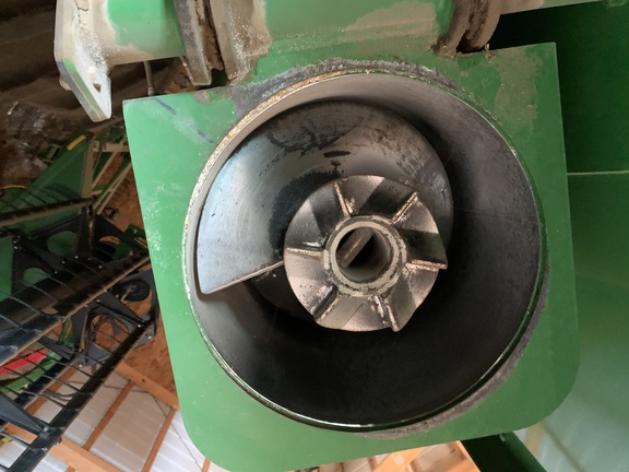 2010 Demco 750 Grain Cart