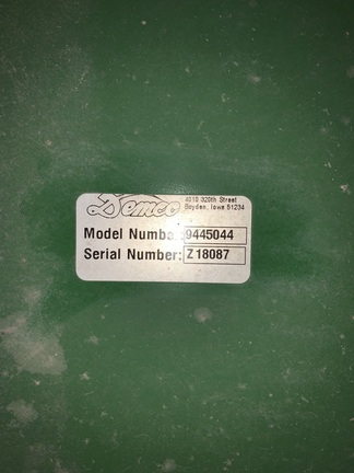 2010 Demco 750 Grain Cart