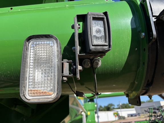 2010 Demco 750 Grain Cart