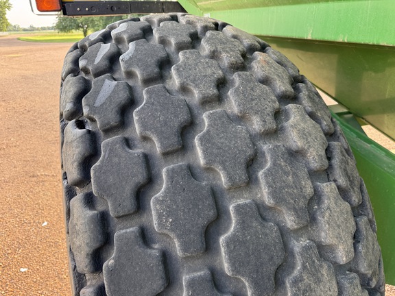 2005 Brent 780 Grain Cart