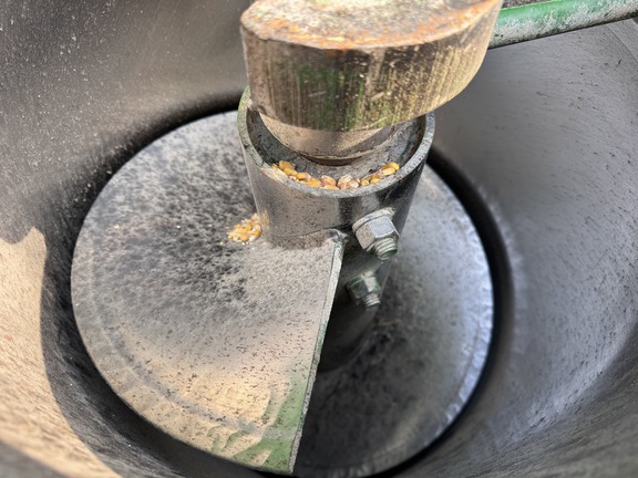 2005 Brent 780 Grain Cart