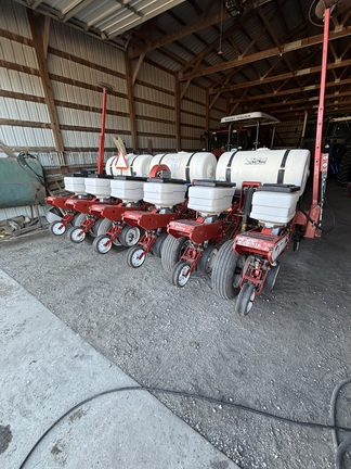 AGCO White 6100 Planter