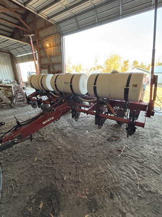AGCO White 6100 Planter