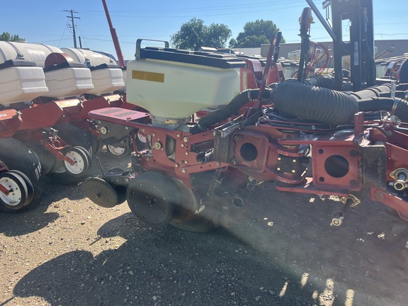 2005 AGCO White 8200 Planter