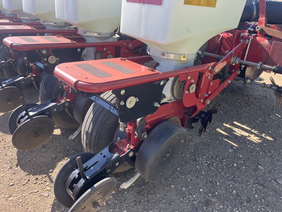 2005 AGCO White 8200 Planter