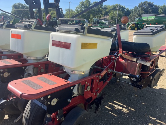 2005 AGCO White 8200 Planter