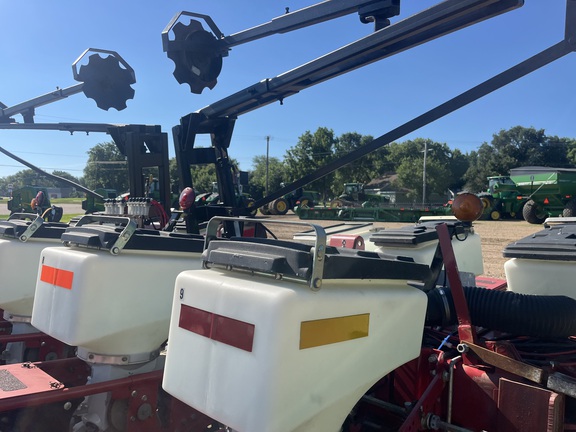 2005 AGCO White 8200 Planter