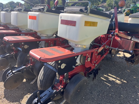 2005 AGCO White 8200 Planter