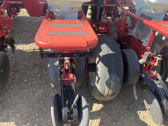 2005 AGCO White 8200 Planter