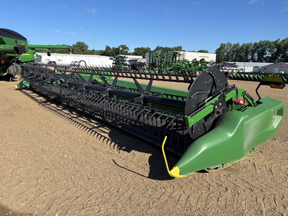 2023 John Deere RD40F Header Combine