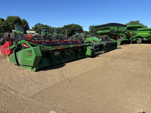 2023 John Deere RD40F Header Combine