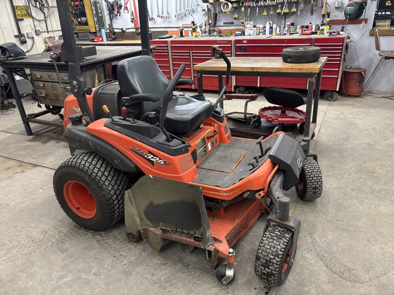 2015 Kubota ZD326 Mower/Zero Turn