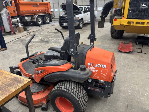 2015 Kubota ZD326 Mower/Zero Turn