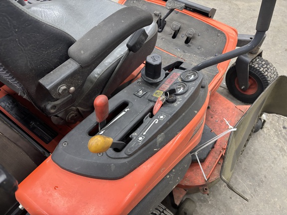 2015 Kubota ZD326 Mower/Zero Turn