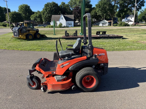 2015 Kubota ZD326 Mower/Zero Turn