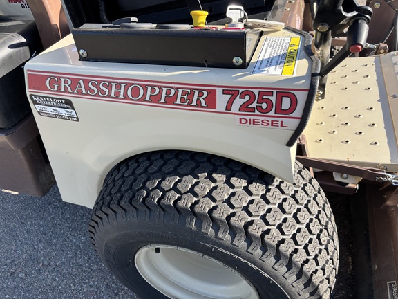 2011 Grasshopper 725DT Mower/Front Deck