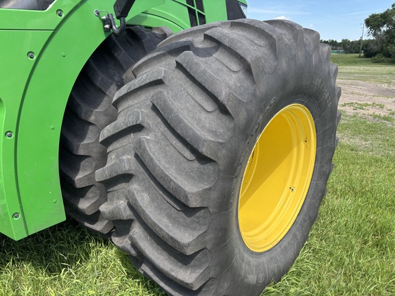 2019 John Deere 9520R Tractor 4WD