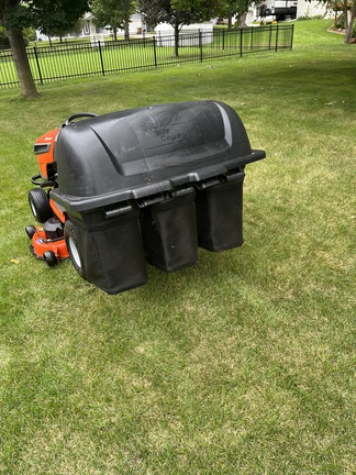 2014 Husqvarna YTH24V48 Garden Tractor