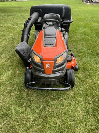 2014 Husqvarna YTH24V48 Garden Tractor