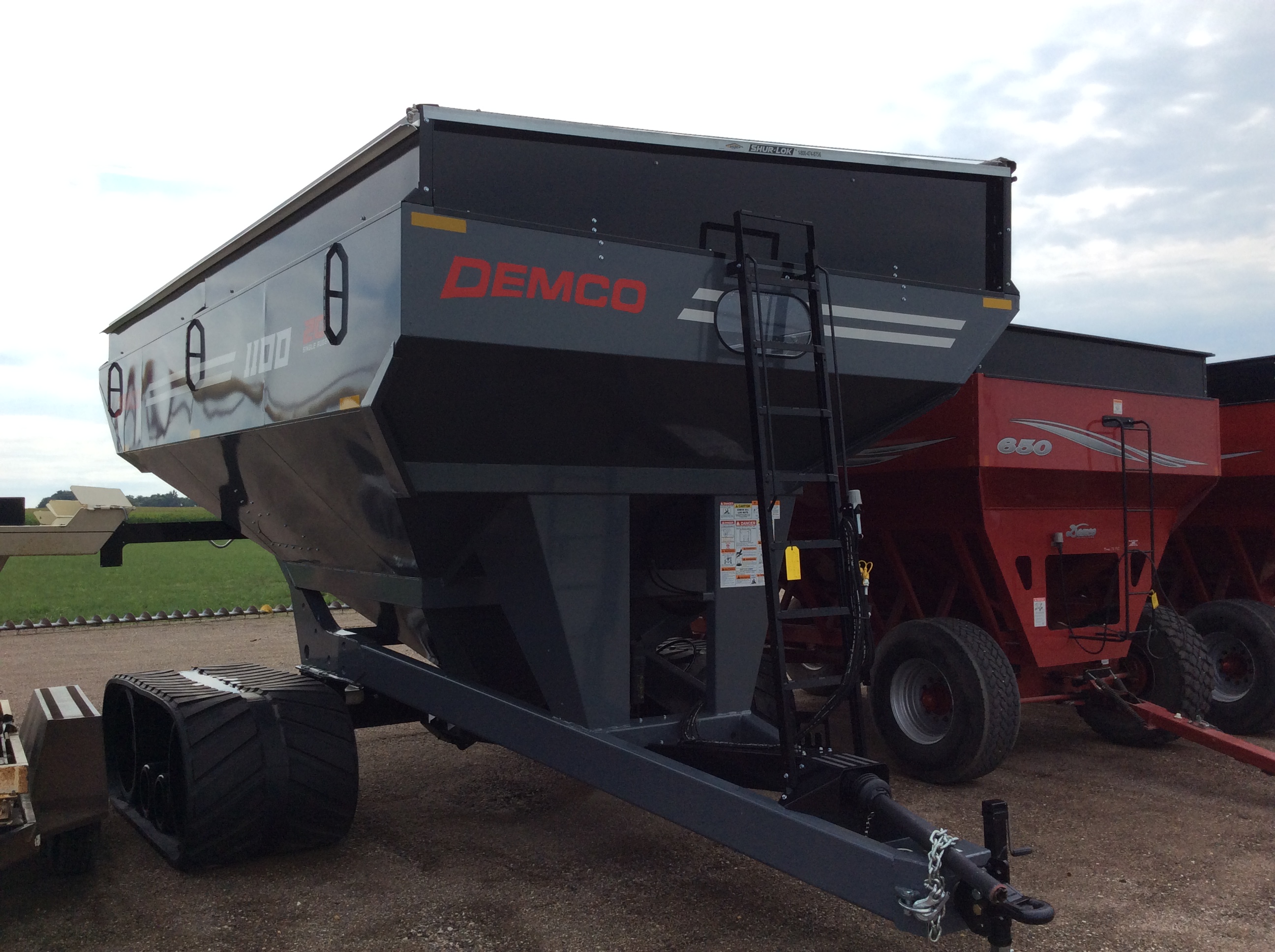 2022 Demco 1100--- Tracks with Tarp & Scale Grain Cart