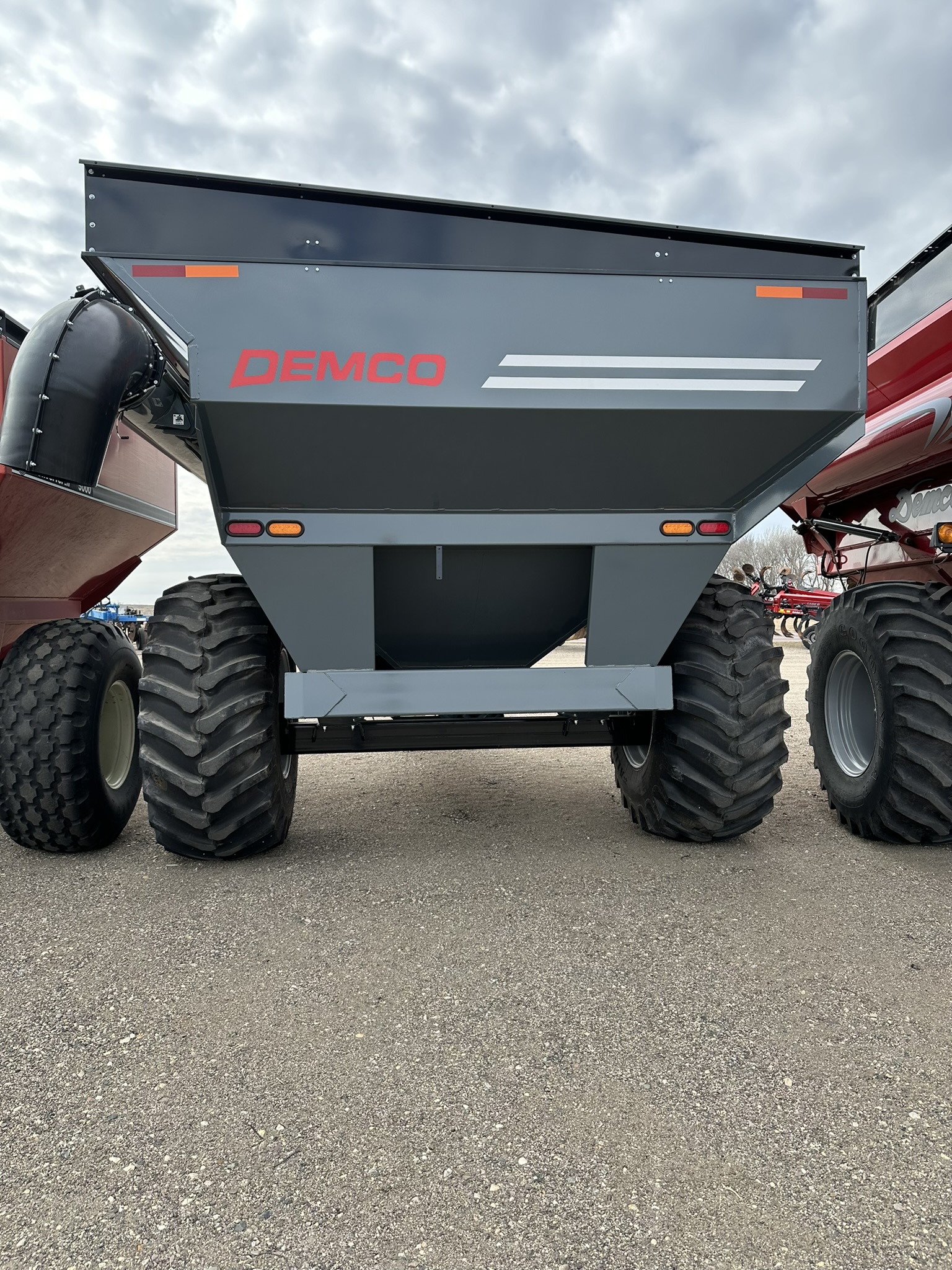 2023 Demco 650---No Tarp & No Scale Grain Cart