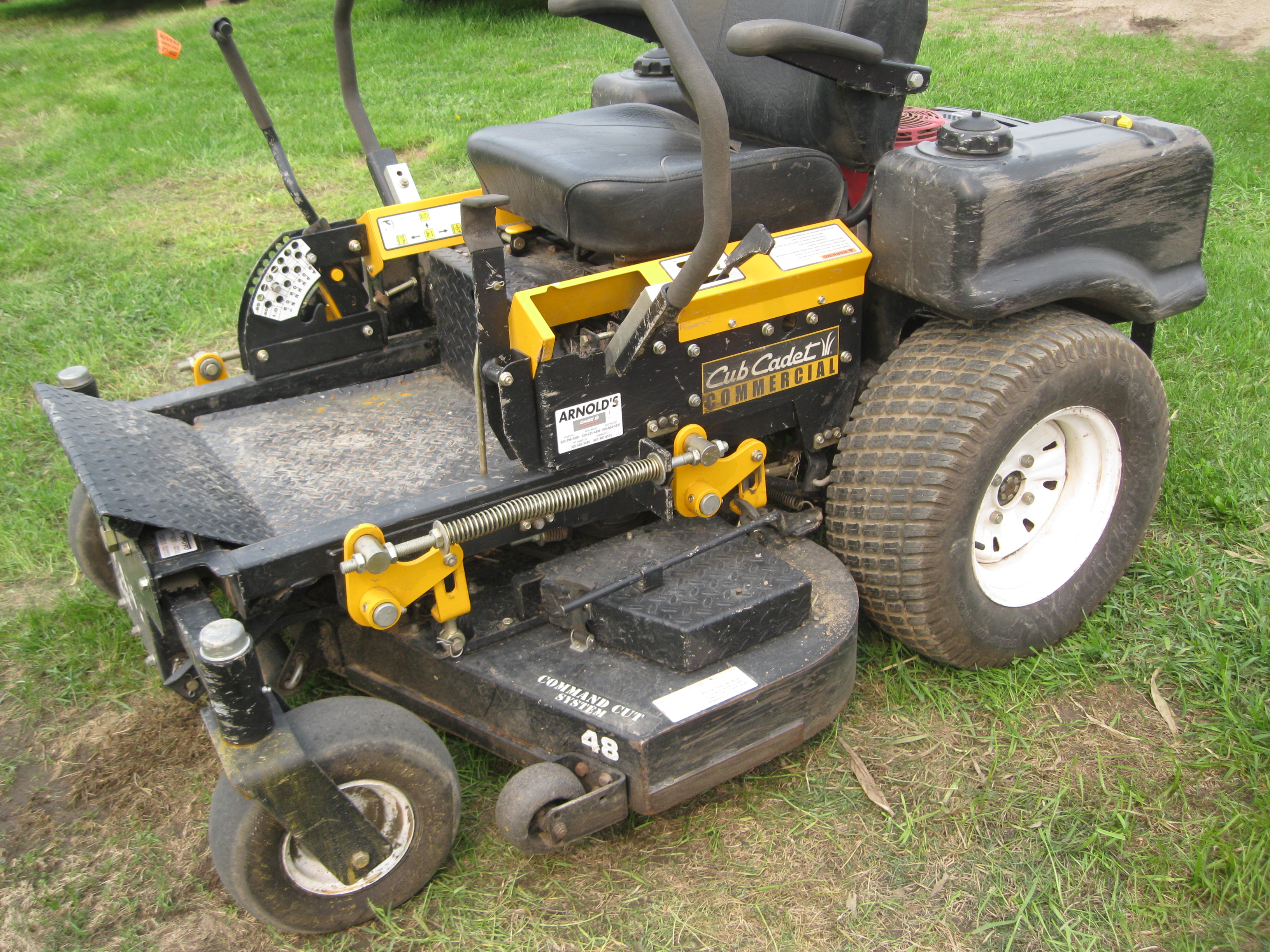 2004 Cub Cadet Tank 48 Mower/Zero Turn