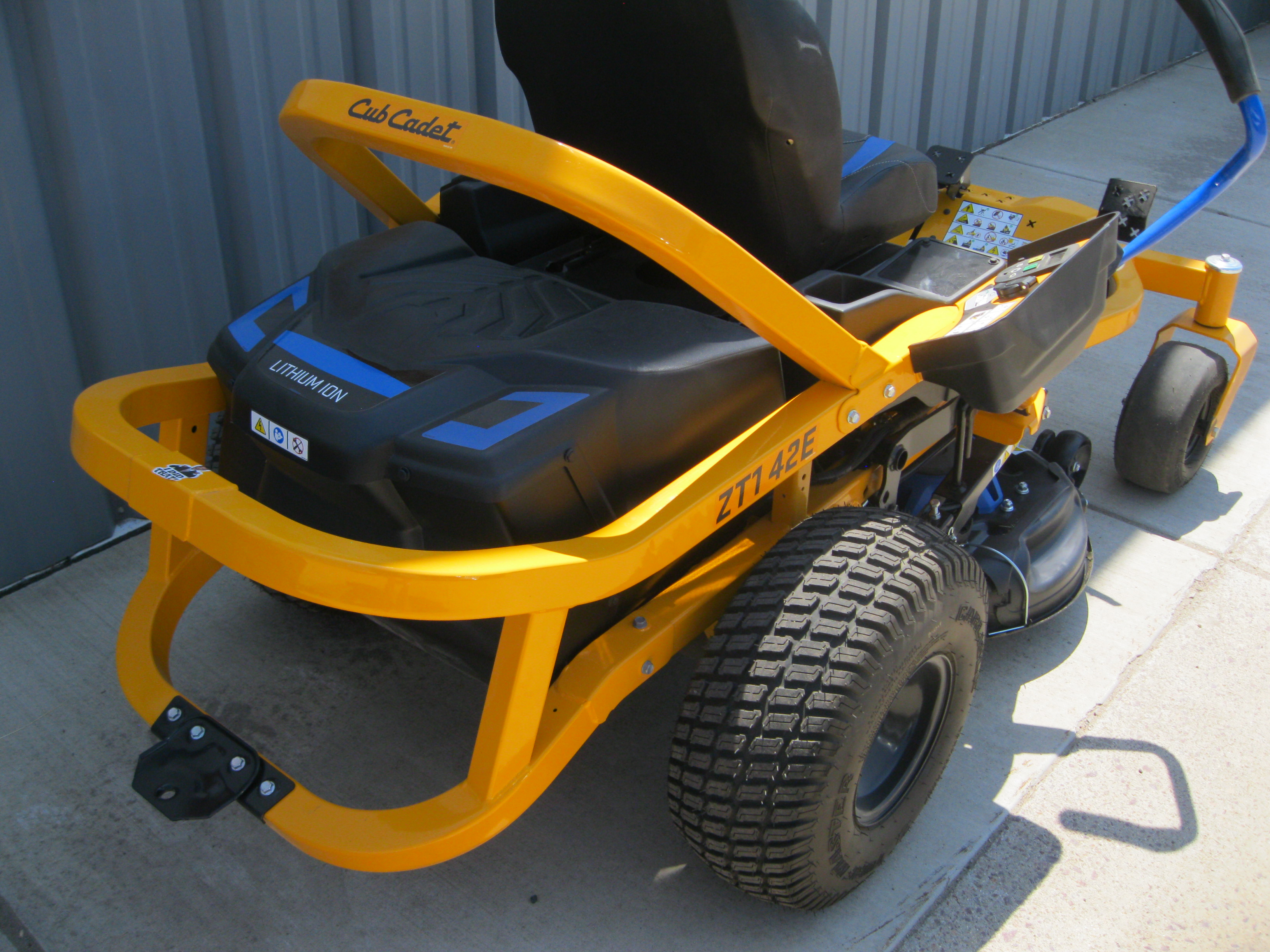 2021 Cub Cadet ZT1 42 Electric Mower Zero Turn for sale in Sleepy