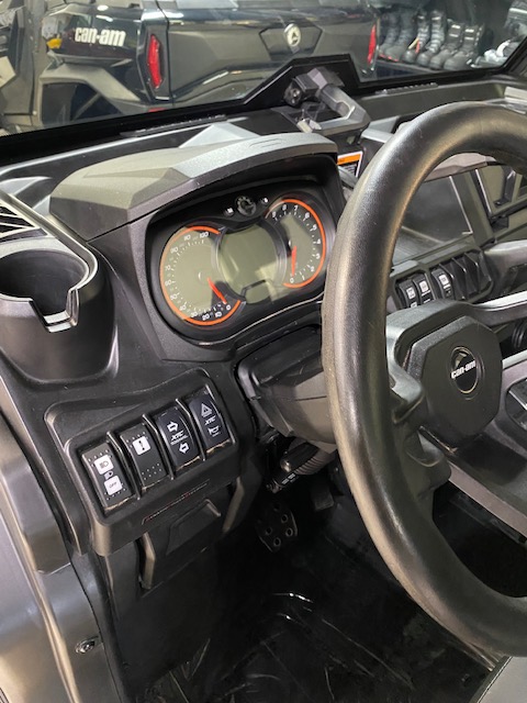 2019 Can-Am 2019 DEFENDER XT HD10 CAB / HEAT SILVER Utility Vehicle