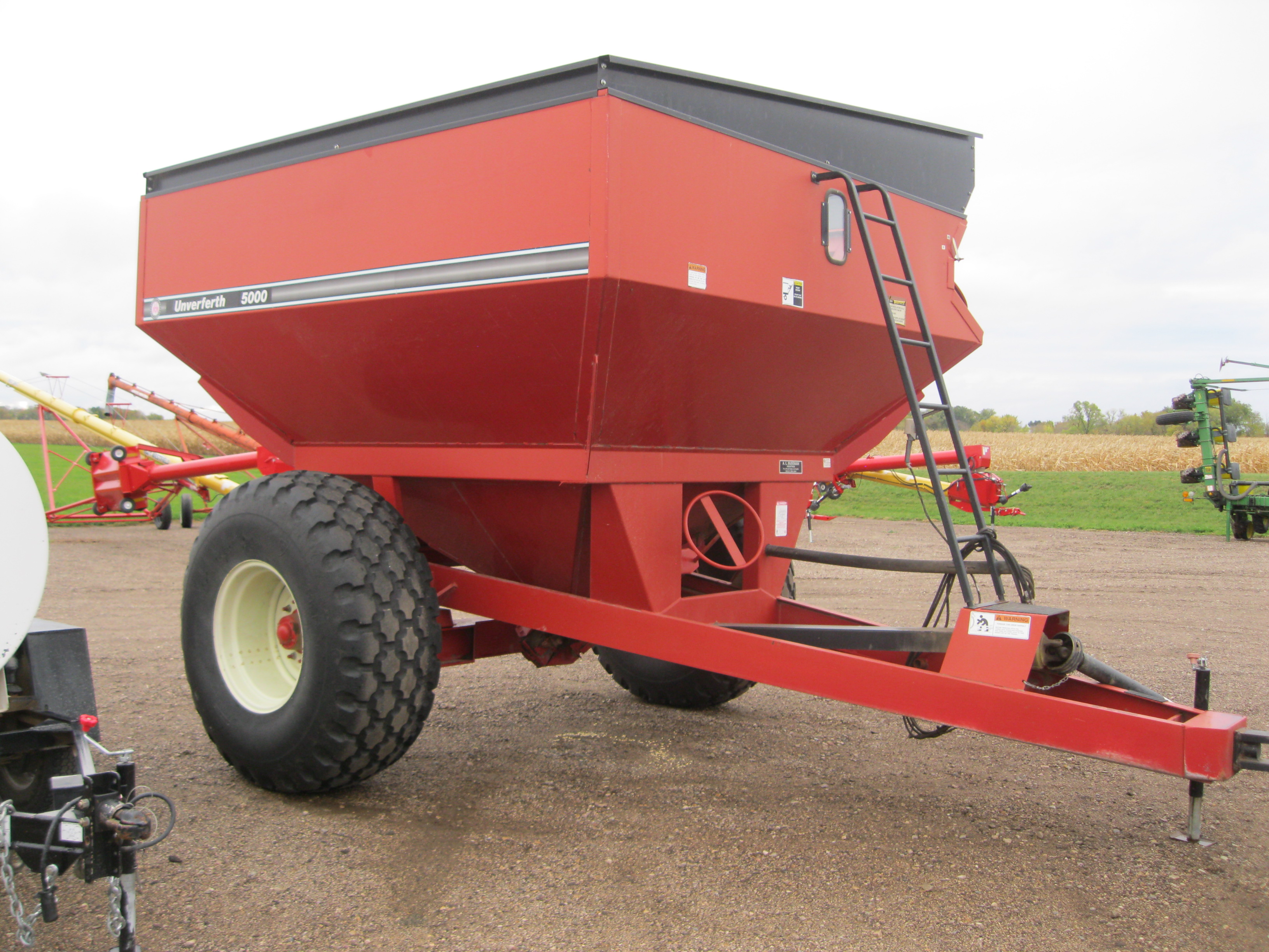 Unverferth 5000 Grain Cart