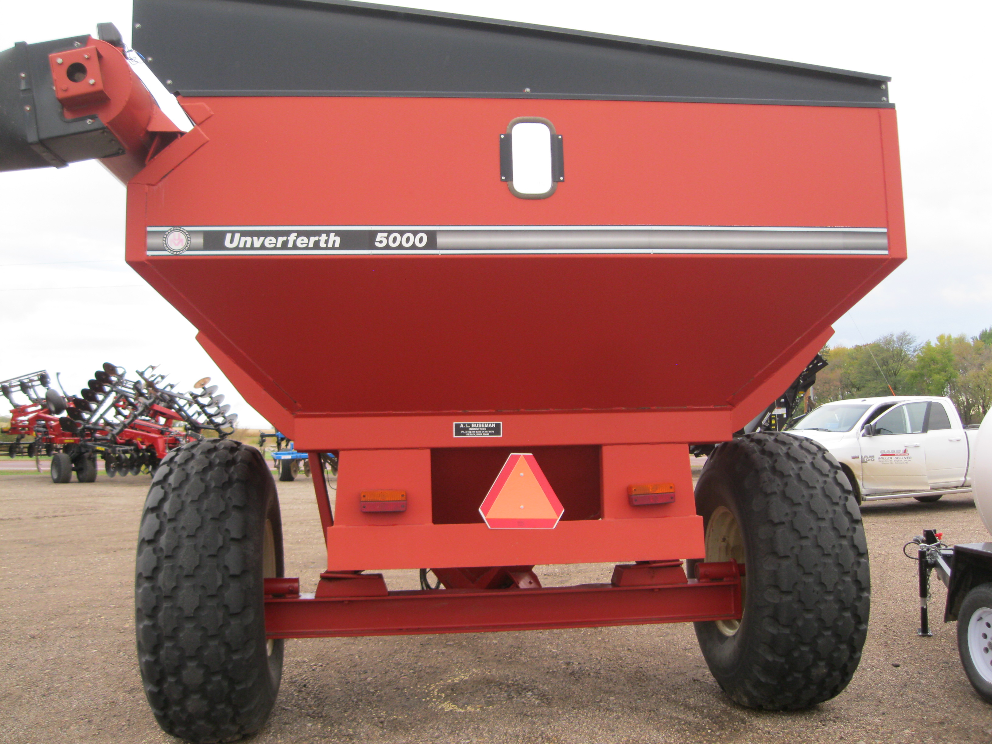 Unverferth 5000 Grain Cart