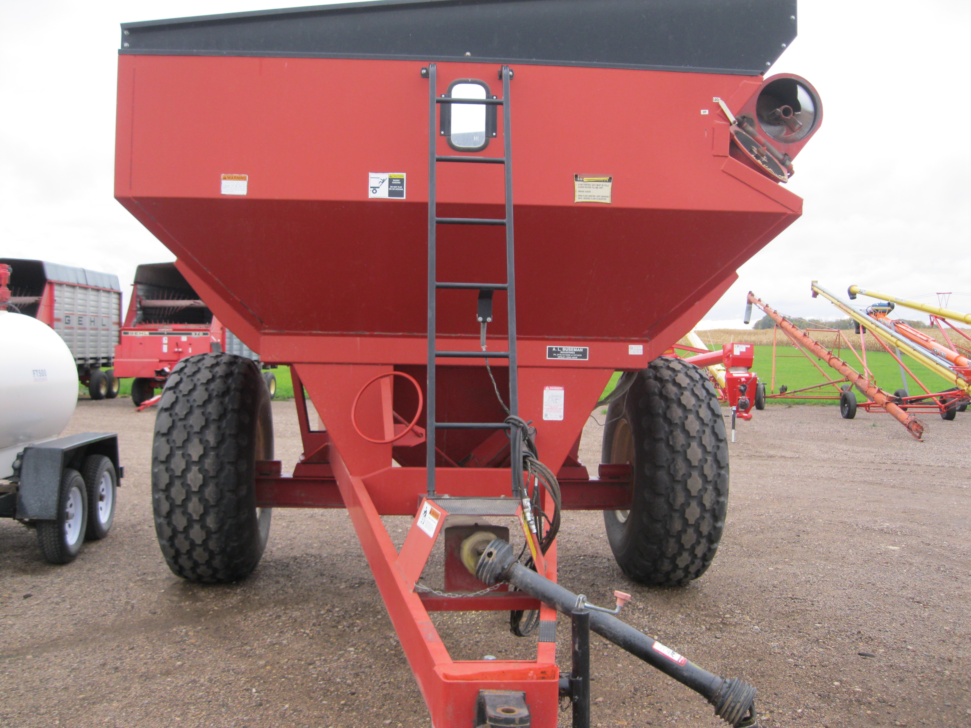 Unverferth 5000 Grain Cart