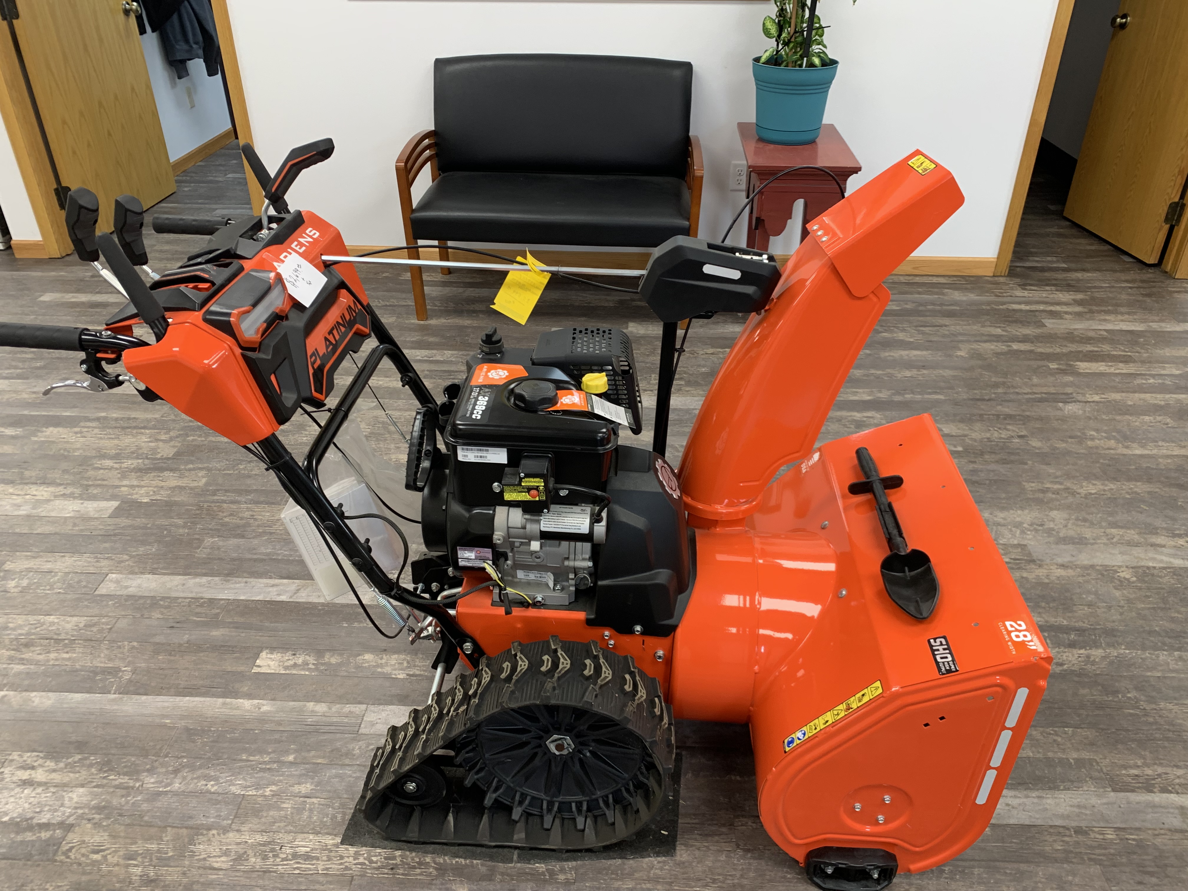 Ariens Platinum 28 Rapid Trak SHO Snow Blower Walk Behind