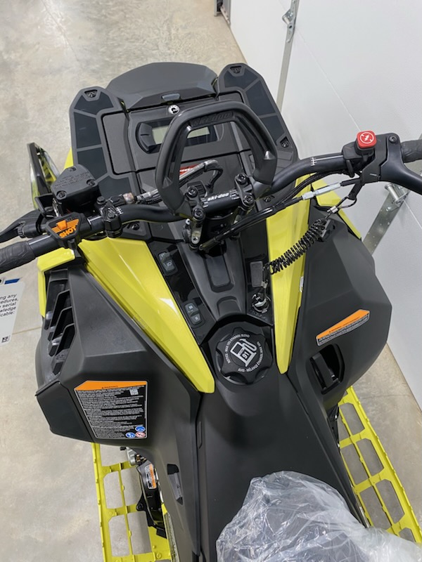 2025 Ski-Doo 2025 FREERIDE 850 SHOT YEL/BLK SKU # VCSE Snowmobile