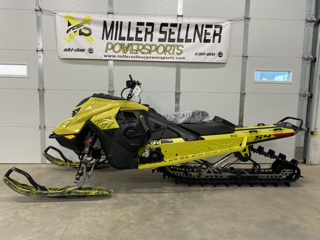 2025 Ski-Doo 2025 FREERIDE 850 SHOT YEL/BLK SKU # VCSE Snowmobile