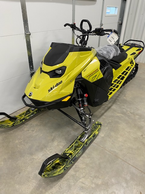 2025 Ski-Doo 2025 FREERIDE 850 SHOT YEL/BLK SKU # VCSE Snowmobile