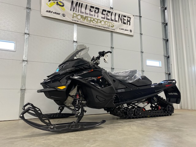 2025 Ski-Doo 2025 REN X 900 ACE TURBO R 137"ICE BLK SKU # BSSG Snowmobile