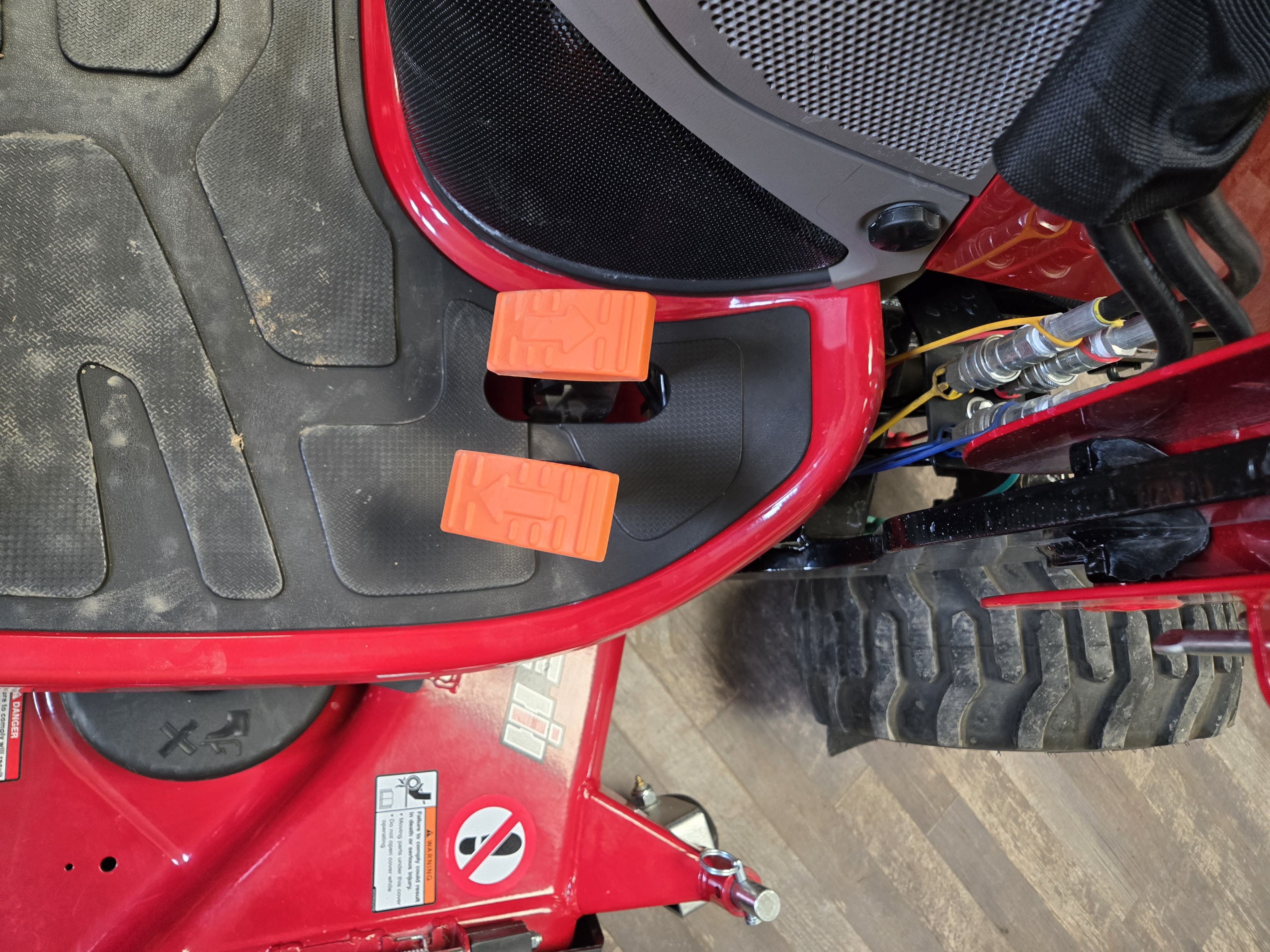 2024 Case IH Farmall 25SC Loader/Mower/ROPS Tractor