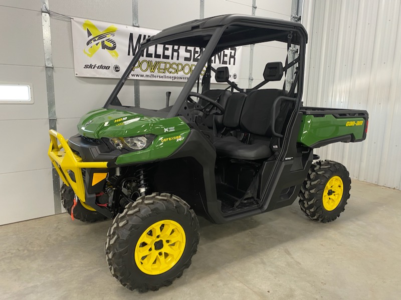 2024 Can-Am 2024 DEFENDER XT HD10 64"GREEN/YEL SKU # 8CRD Utility Vehicle