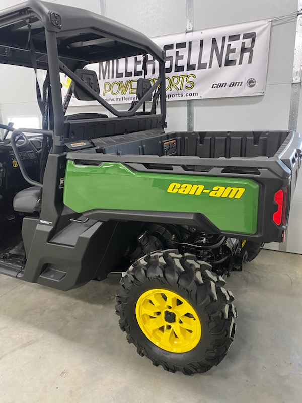 2024 Can-Am 2024 DEFENDER XT HD10 64"GREEN/YEL SKU # 8CRD Utility Vehicle