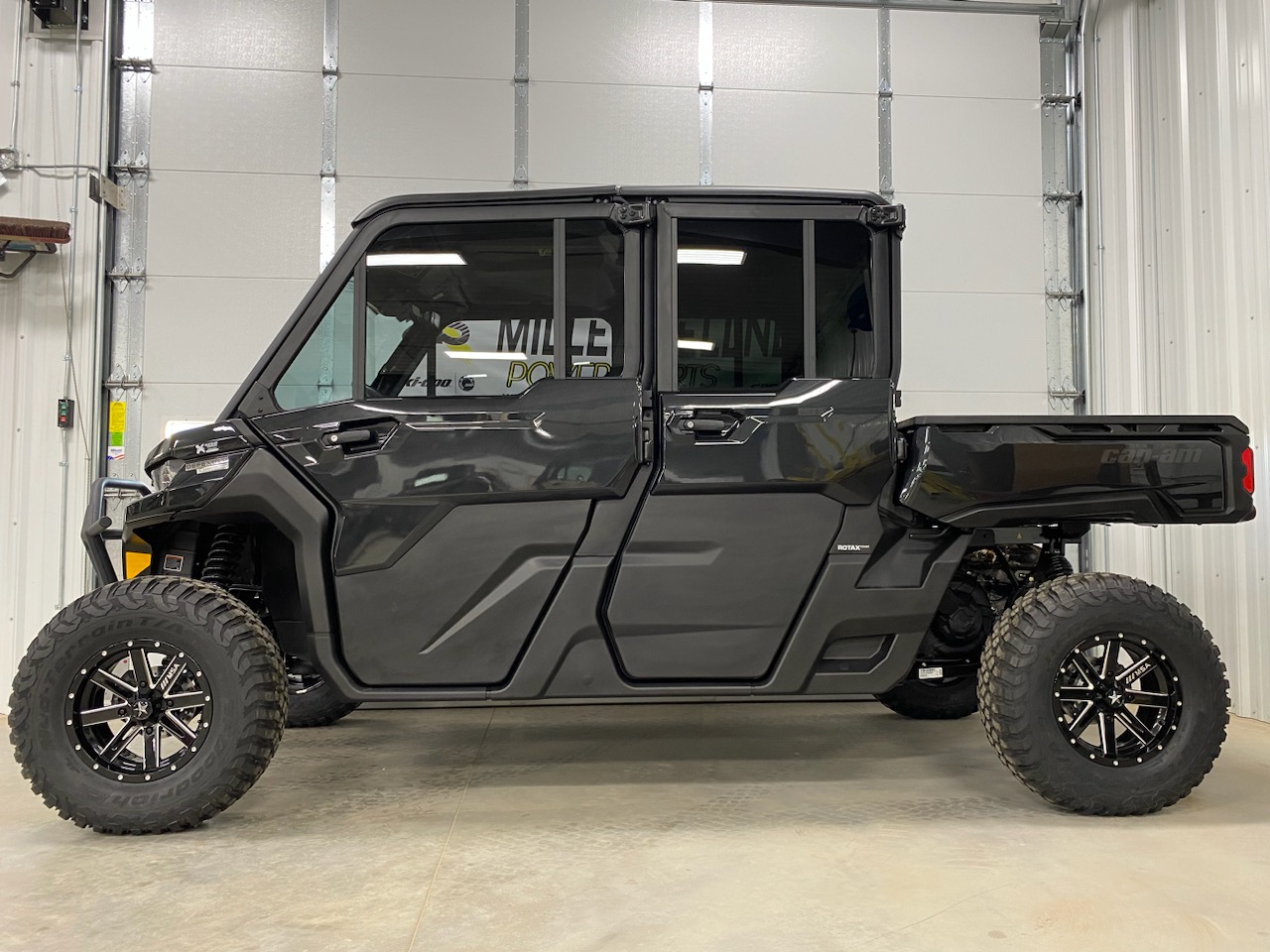 2025 Can-Am 2025 DEFENDER MAX LTD CAB HD10 BLACK SKU # 6MSH Utility Vehicle