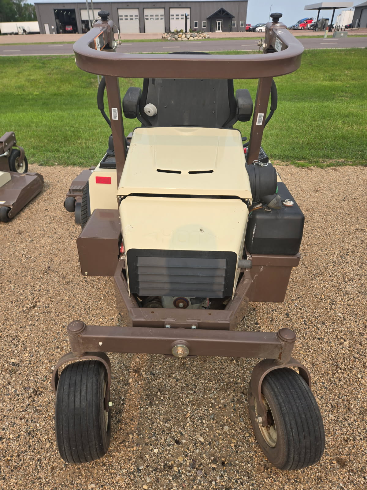 2022 Grasshopper 725DT 72" Rear Discharge Mower/Zero Turn