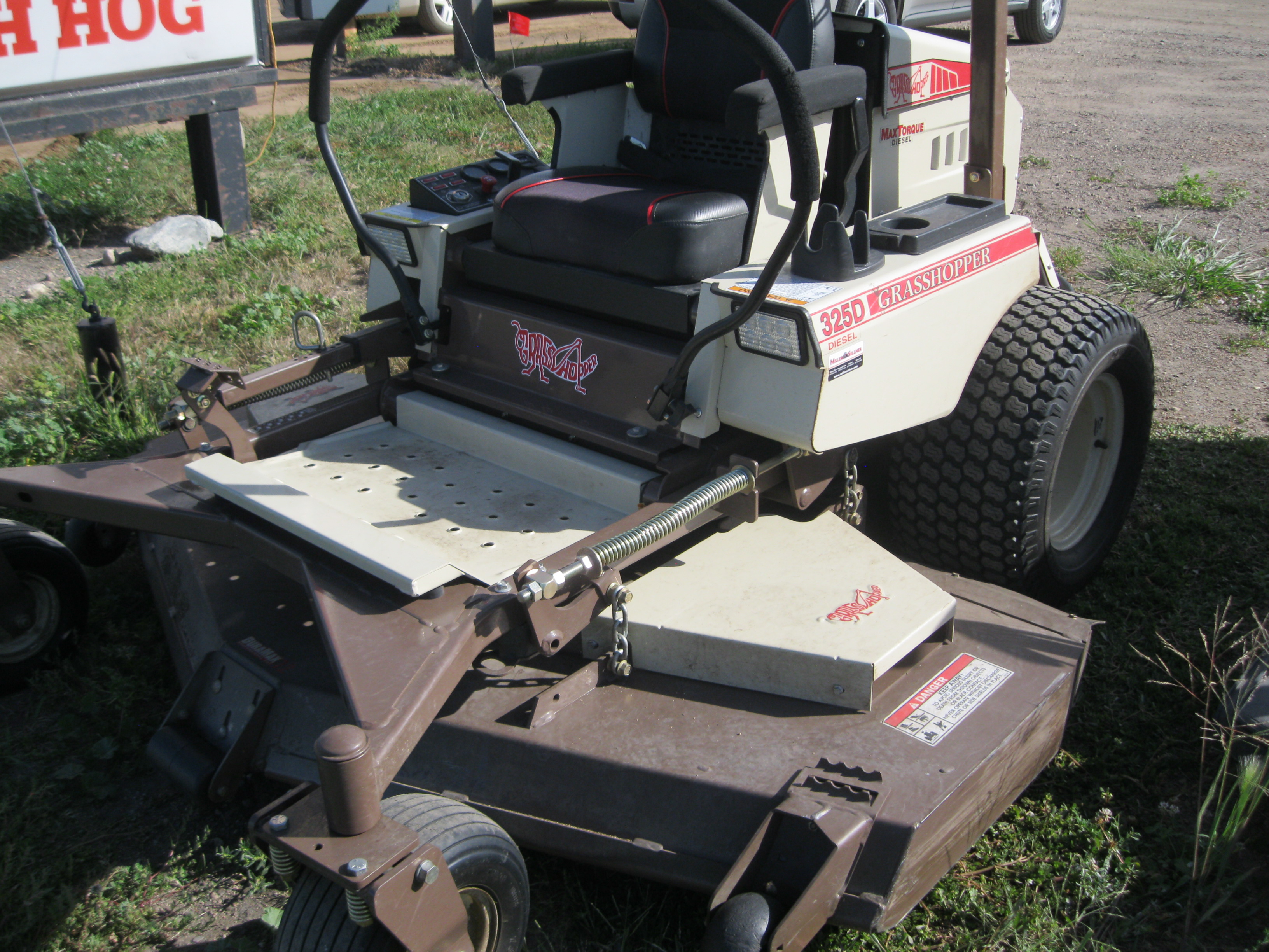 2020 Grasshopper 325D Mower/Zero Turn