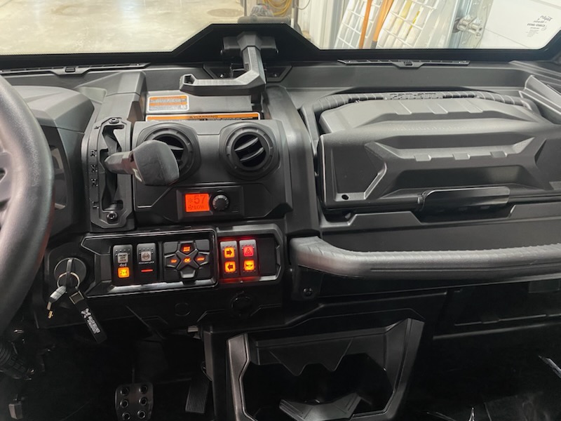 2025 Can-Am 2025 DEFENDER MAX LTD CAB HD10 PEARL WHITE SKU # 6 Utility Vehicle