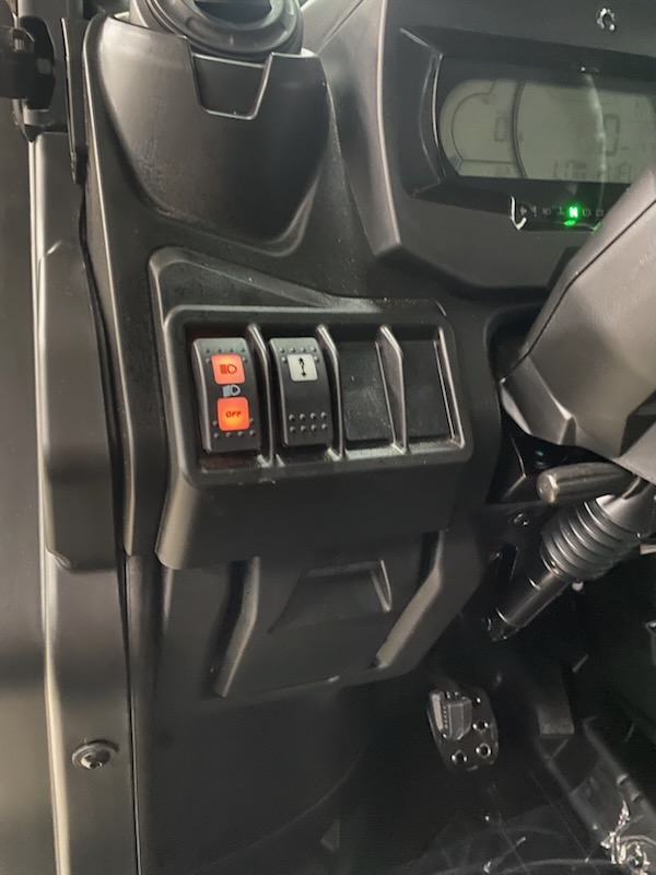 2025 Can-Am 2025 DEFENDER MAX LTD CAB HD10 PEARL WHITE SKU # 6 Utility Vehicle