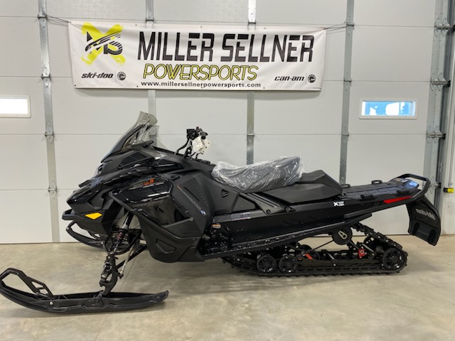 2025 Ski-Doo 2025 REN ADR 900 ACE TURBO R BLK SKU # DTSA Snowmobile