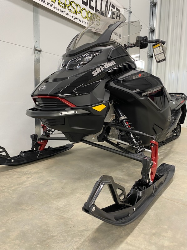 2025 Ski-Doo 2025 REN ENDURO 600R 137"ICE BLK/RED SKU #USSA Snowmobile