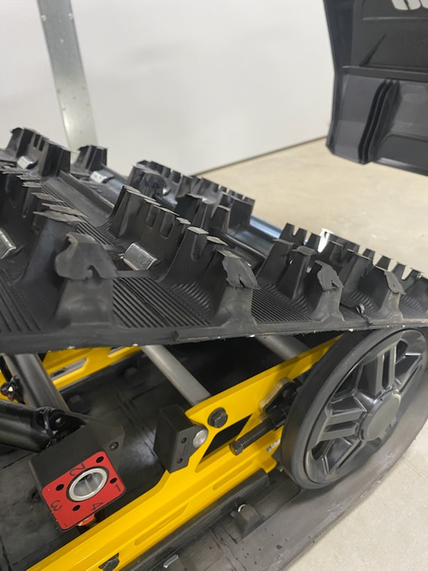 2025 Ski-Doo 2025 MXZ ADR 850 137"x1.25"RS YEL SKU # BDSA Snowmobile